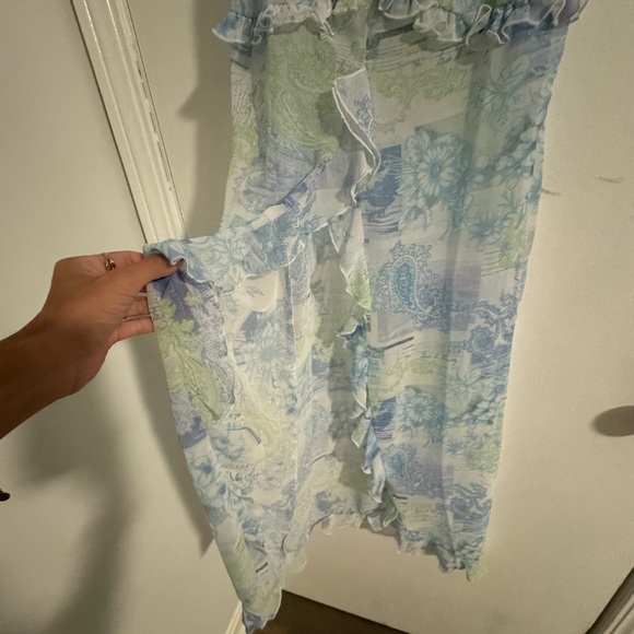 ruffle longline cami with split front in blue paisley print - Picture 5 of 6